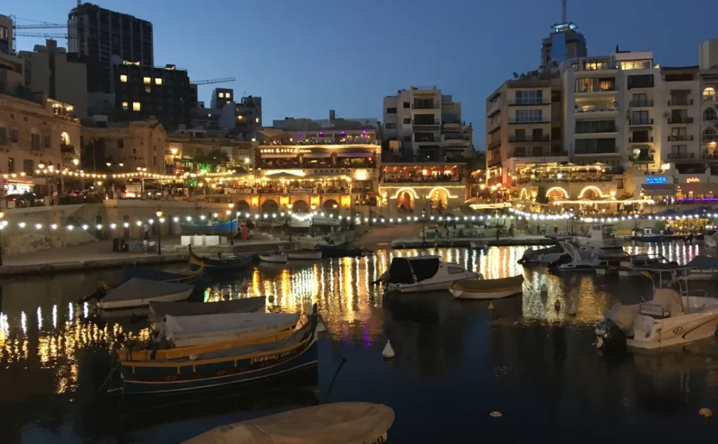 Spinola Bay este